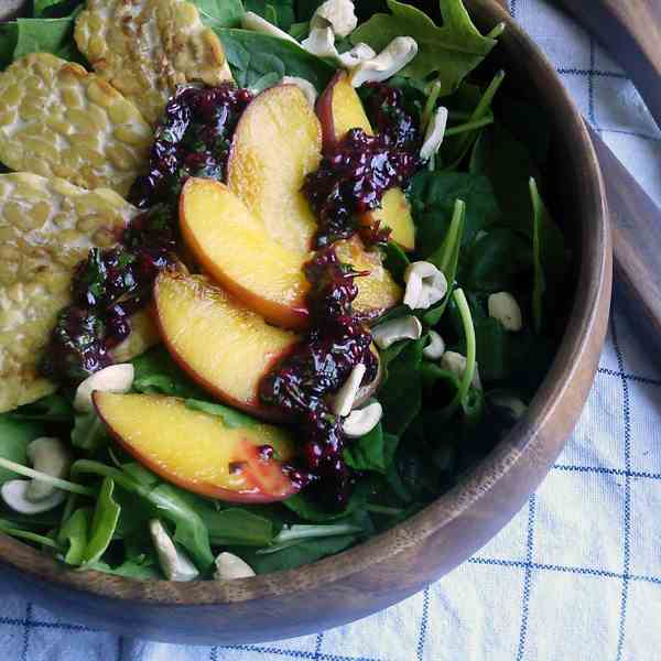 Tempeh Grilled Peach Salad 