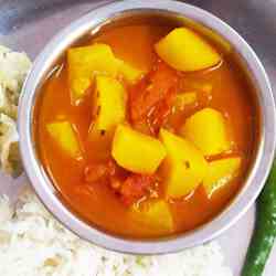 Bottle gourd and Potato Stew