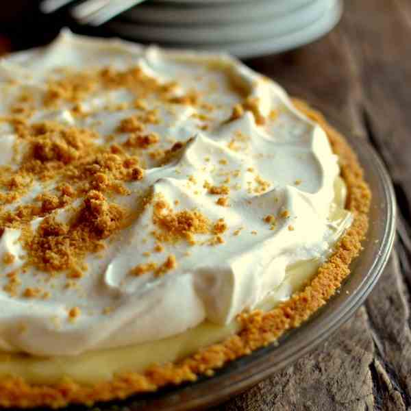 BOURBON BANANA CREAM PIE