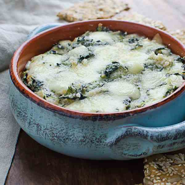 Cheesy Spinach Artichoke Dip