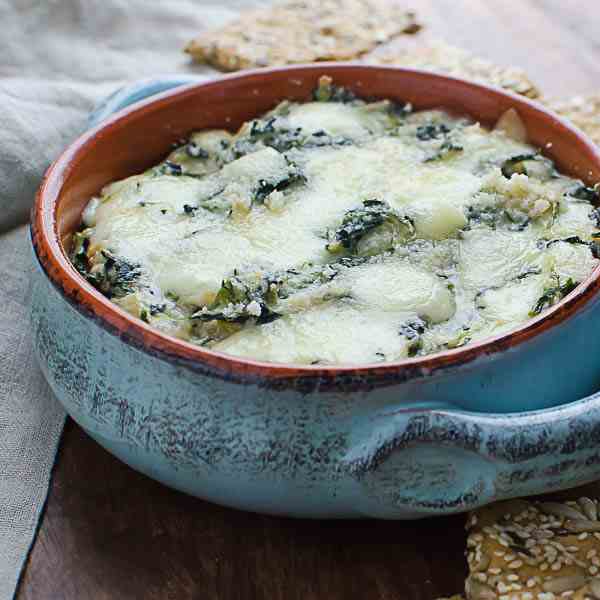 Cheesy Spinach Artichoke Dip