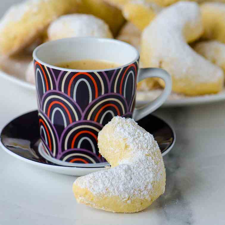 Almond crescents