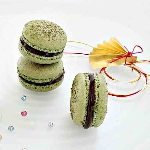 I SAW FEET! ~ Matcha Macarons