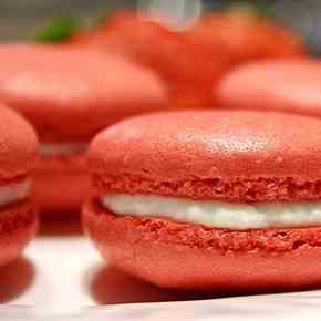 Strawberry macarons