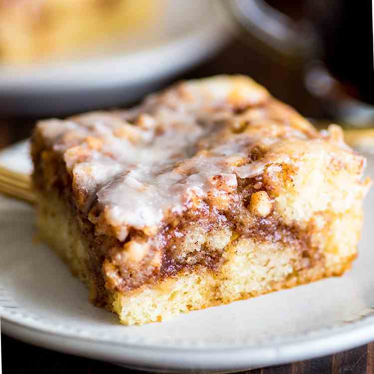 Small Apple Cinnamon Cake