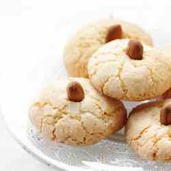 Soft amaretti with lemon