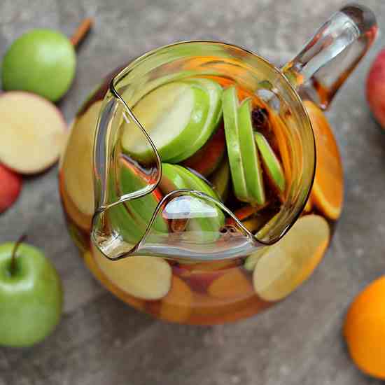 Easy Apple Sangria