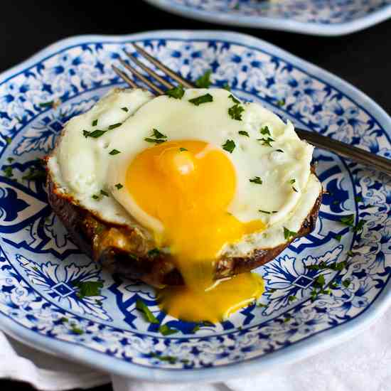 Portobello Baked Eggs with Spinach