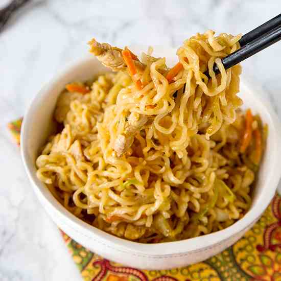 Chow Mein Noodles with Chicken