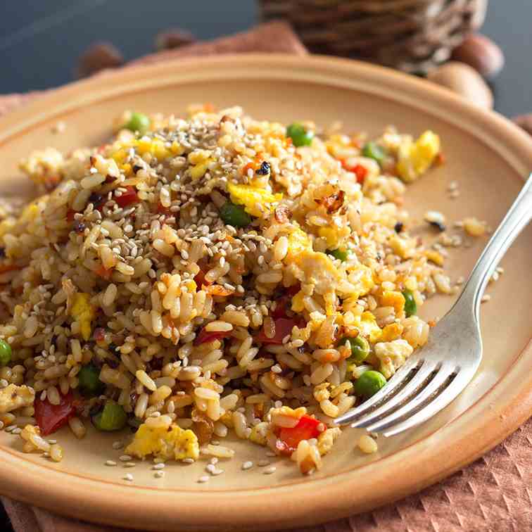 Fried rice with vegetables and eggs