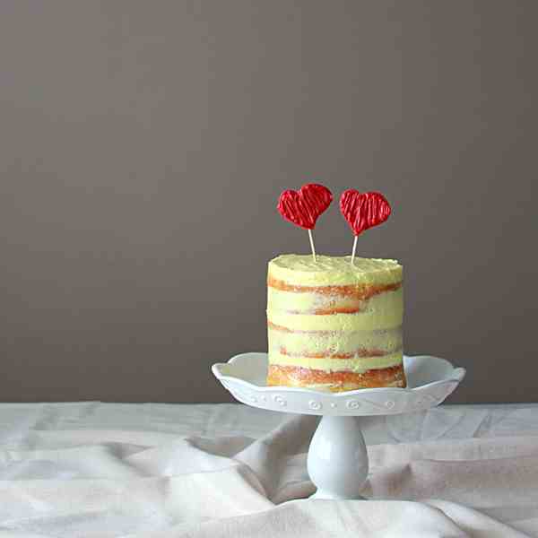Lemon Sponge Valentine Cake