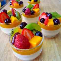 Vanilla Panna Cotta with Mango Gelee