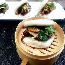 Braised pork belly bao