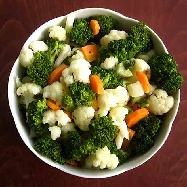 Crispy Cauliflower and Broccoli Salad