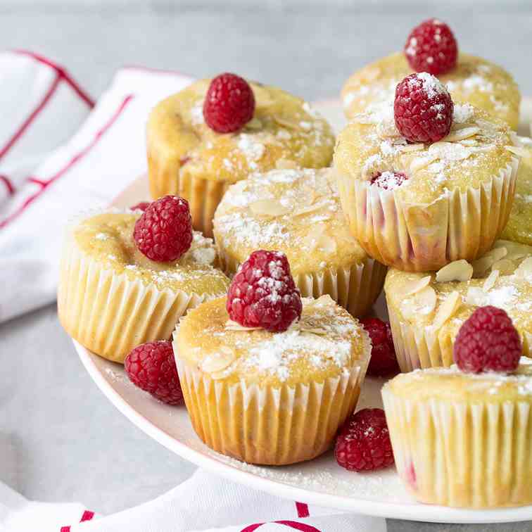 Easy Homemade Raspberry Muffins