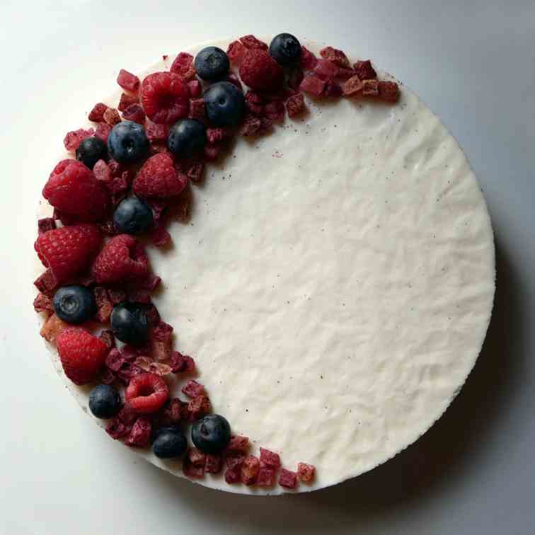 Mousse Cheesecake with Berries