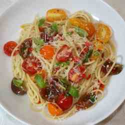 Spaghetti with Cherry Tomatoes