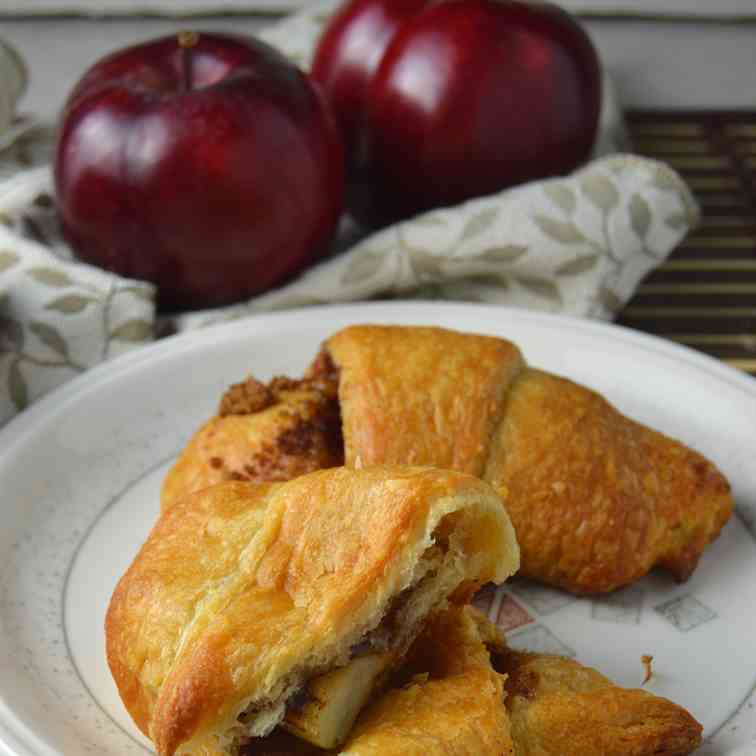 apple pie crescent rolls