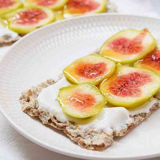 Greek Yogurt Fig Topped Crispbread