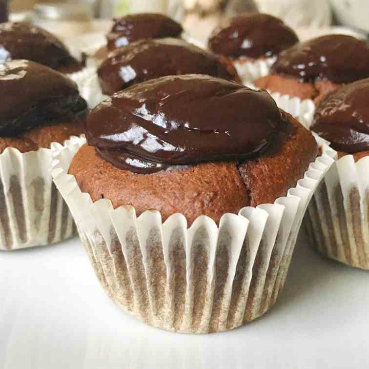 Skinny Chocolate Cupcakes 