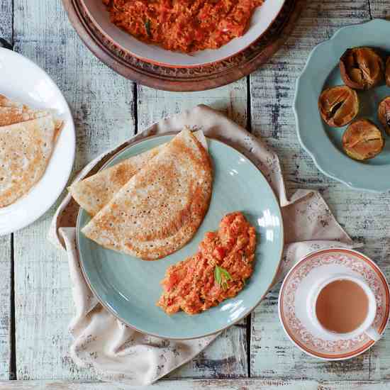 Scrambled Eggs in Spicy Tomato Sauce