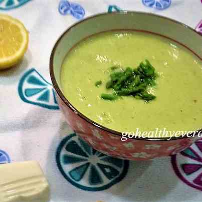 Cream of asparagus soup (vegan recipe)