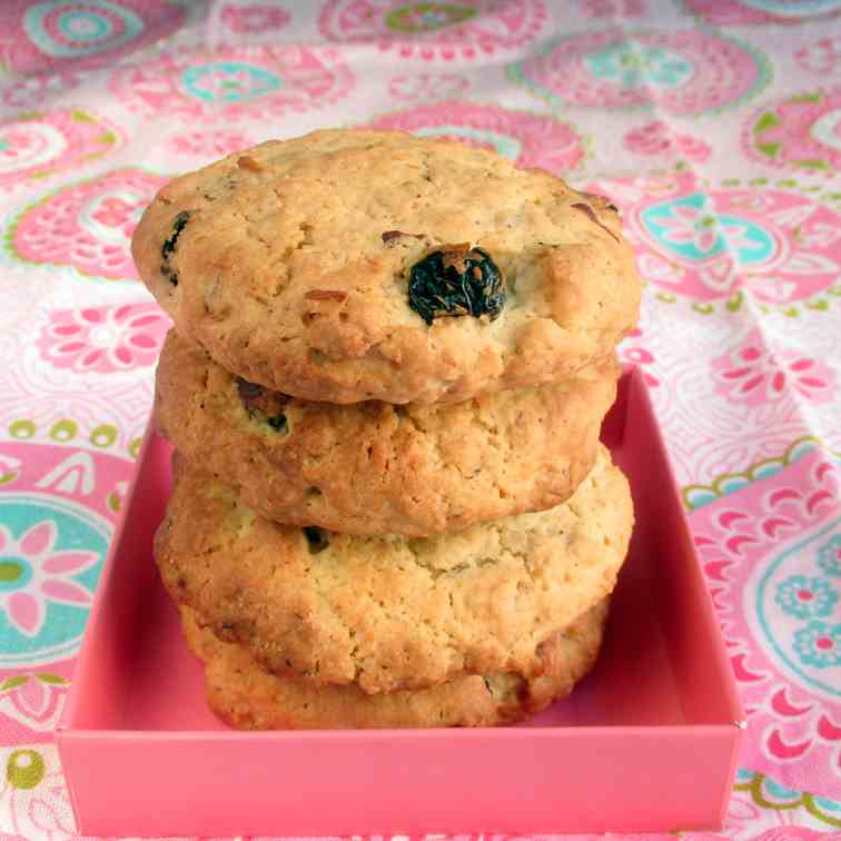 Hazelnut and Raisin Cookies