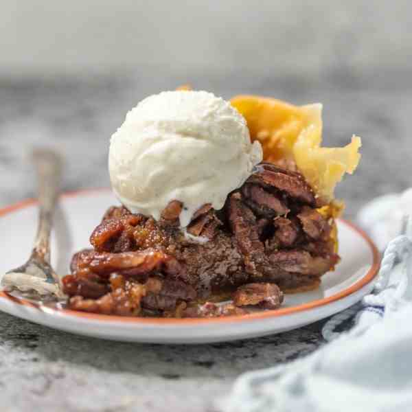 Slow Cooker Pecan Pie