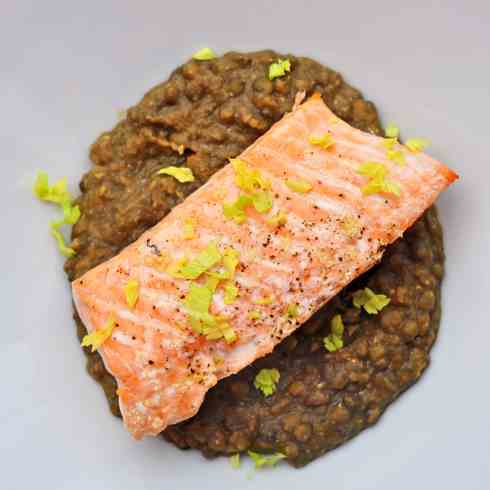 Roasted salmon with lentils