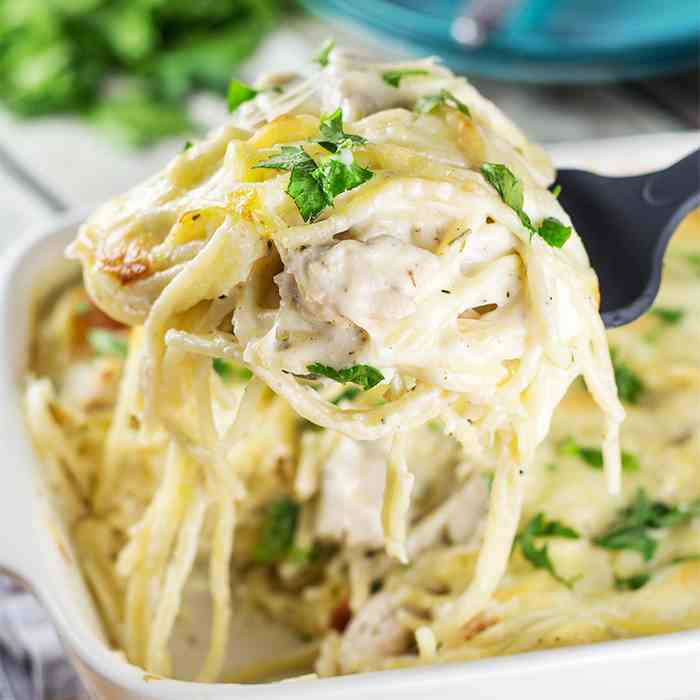 Cheesy Chicken Spaghetti Bake