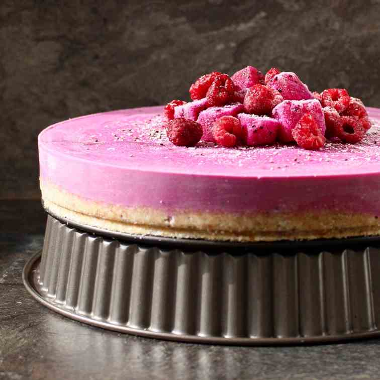 Dragon Fruit and Raspberry Raw Cheesecake