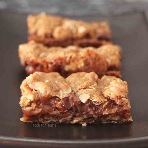 Caramel Pecan Oat Bars