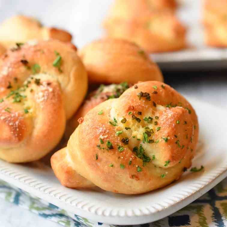 Garlic Parmesan Bread Knots