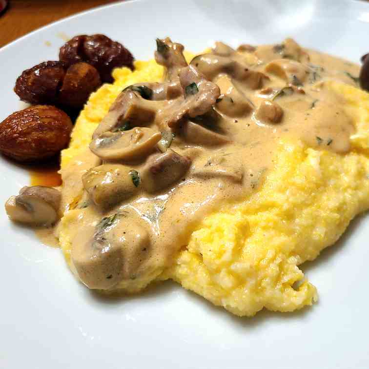 Autumn Polenta with Mushrooms in Cream Sau