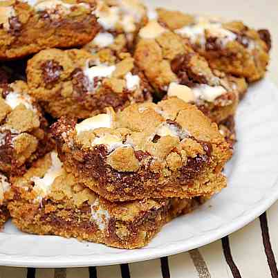 S'mores Cookie Bars