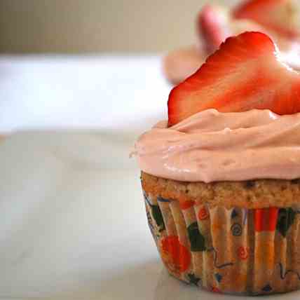 Vegan Strawberry Cupcake