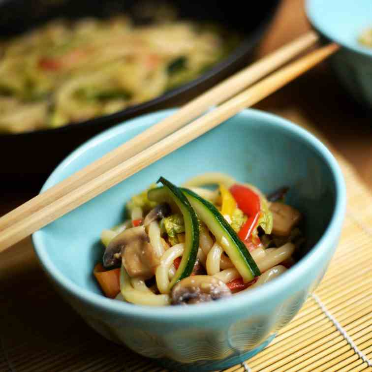 Stir Fried Udon Noodles with Vegetables