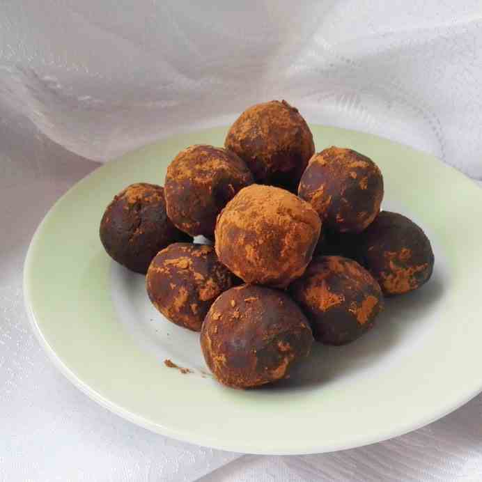 3-Ingredient Decadent Chocolate Truffles