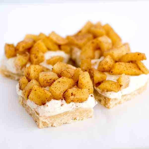 Apple Pie Cheesecake Bars