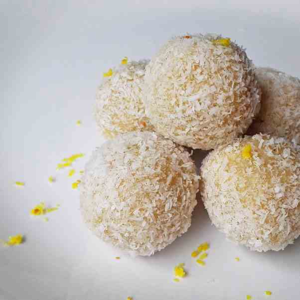 Raw Vegan Lemon Raffaellos