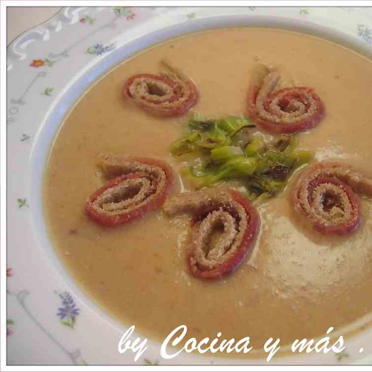 Bread soup with ham