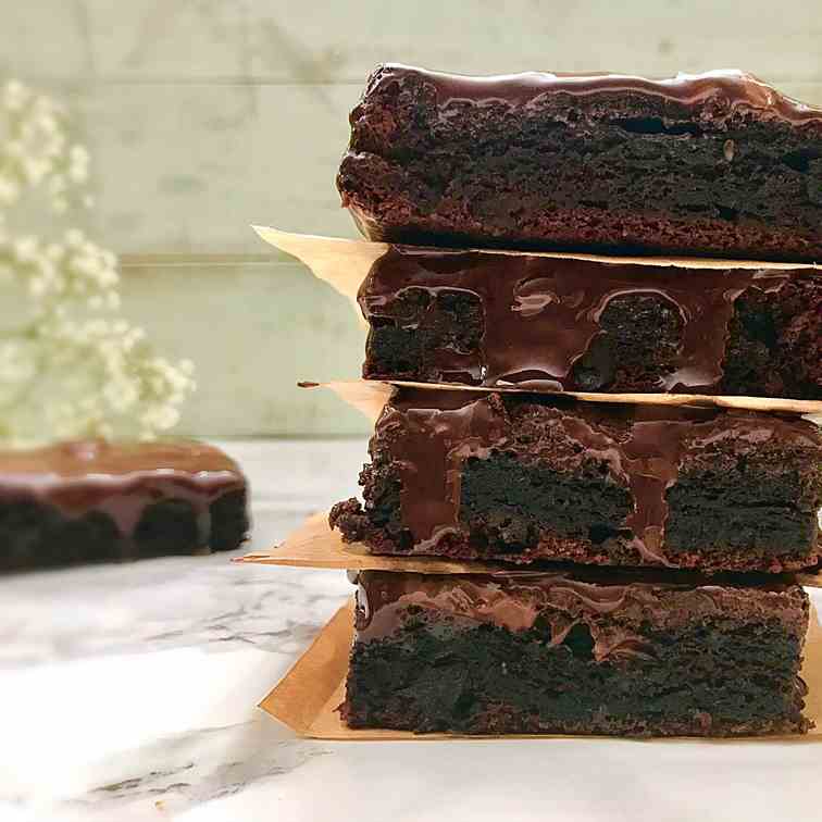 Paleo Triple Chocolate Brownies