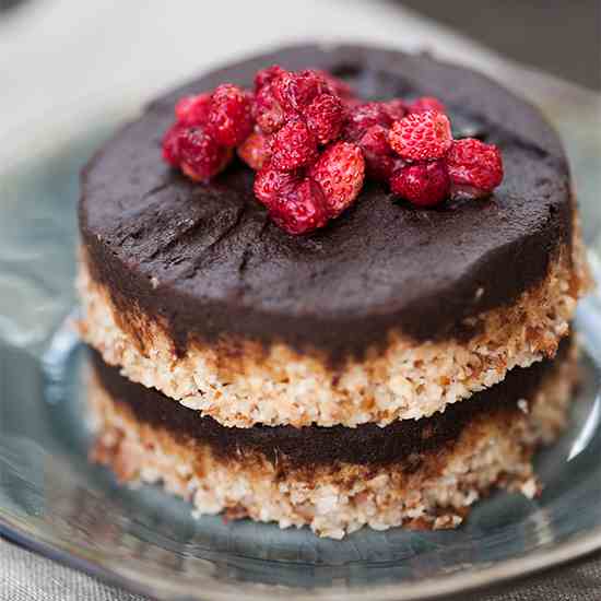 Raw vegan Snickers cake