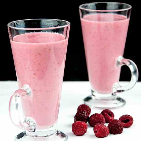 Green tea, Raspberry and Banana Smoothie