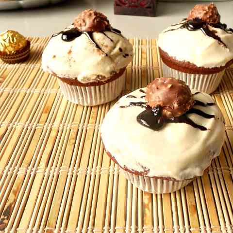 Spider muffins with Ferrero Rocher and yog