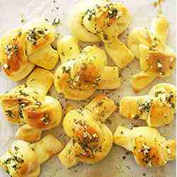 Amish White Bread Garlic Knots