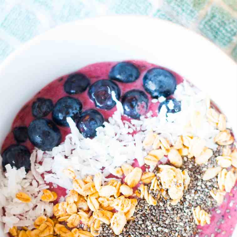 Blueberry Banana Acai Bowl