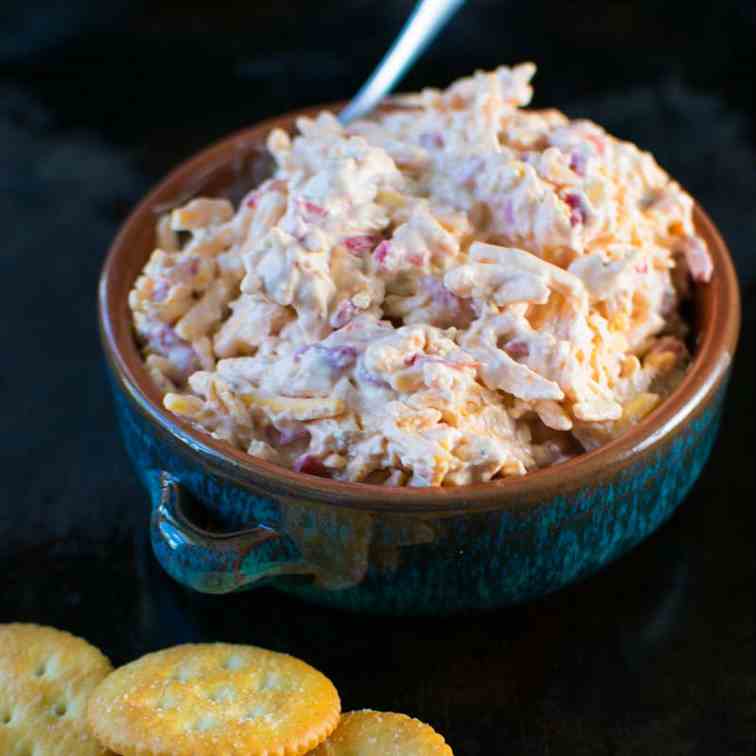 Quick Homemade Southern Pimiento Cheese