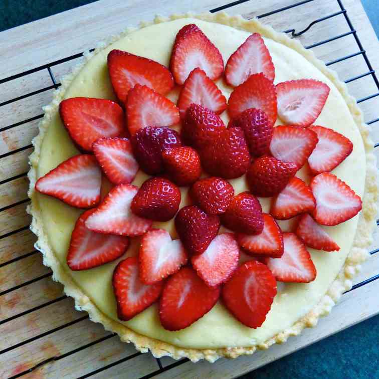 Strawberry Shortbread Cheesecake Tart