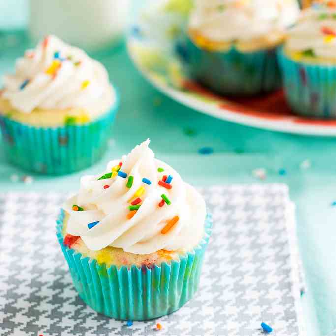Funfetti Cupcakes with Vanilla Frosting